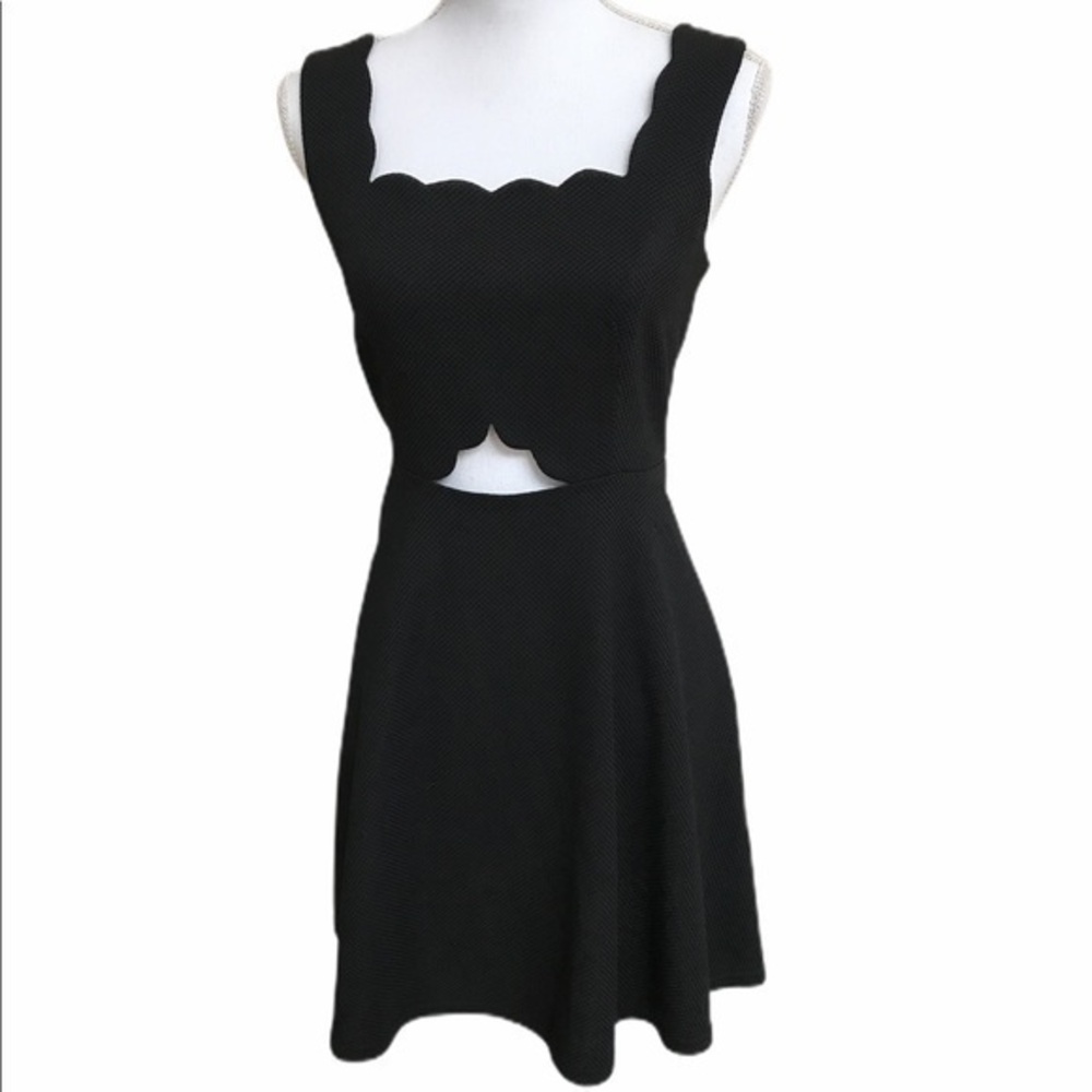Alya scalloped chop out drop back dress.  EUC